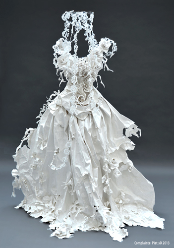 sculpture wedding dress in paper and resin, Piet.sO 2013, art contemporain