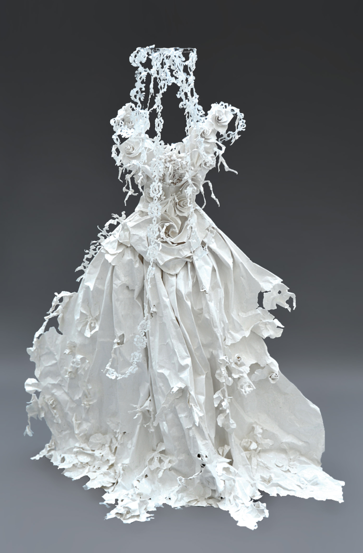 sculpture robe de mariée en papier froissé et résine, Piet.sO 2013, art contemporain, sculpture contemporaine, arts visuels de l'artiste Piet.sO
