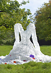 Piet.sO sculpture robe, Parc Tournay-Solvay, Espace Européen pour la sculpture Bruxelles