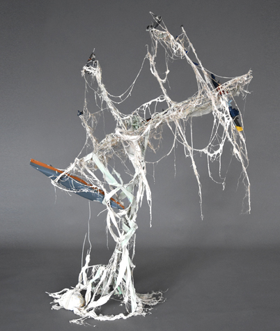Piet.sO, déborder le vase- sculpture contemporaine. arbre blanc océan, sculpture contemporaine art contemporain.