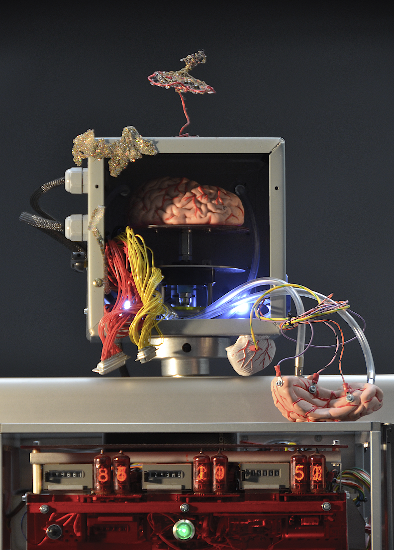 Peter Keene et Piet.sO, robot sculpture - art contemporain, sculpture électronique cybernétique.